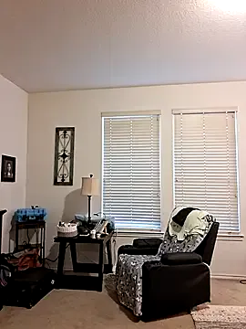 R-bonbon – webcam model profile photo Image 2