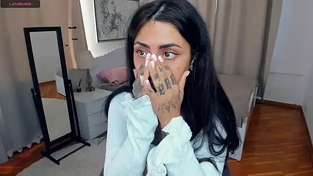 oxo_yuna_oxo – webcam model profile photo Image 10