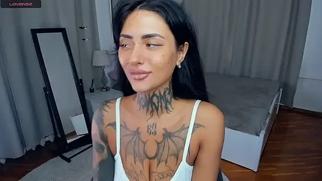 oxo_yuna_oxo – webcam model profile photo Image 2