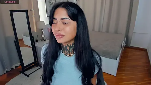 oxo_yuna_oxo – webcam model profile photo Image 6