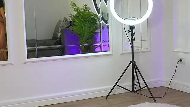 oxo_yuna_oxo – webcam model profile photo Image 16