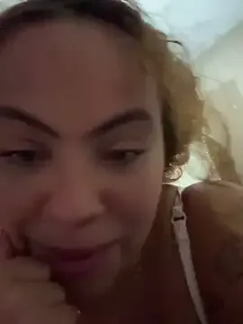 Queen_sofiyaa – webcam model profile photo Image 14