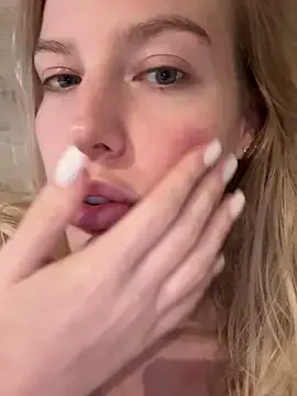 oxo_yuna_oxo – webcam model profile photo Image 11