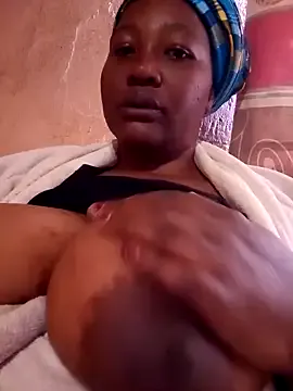 oxo_yuna_oxo – webcam model profile photo Image 11