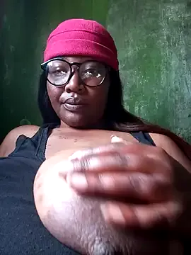 oxo_yuna_oxo – webcam model profile photo Image 17