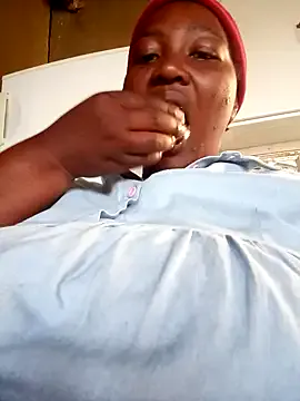 oxo_yuna_oxo – webcam model profile photo Image 18