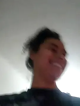 roouse – webcam model profile photo Image 3