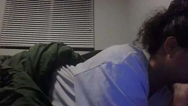 roouse – webcam model profile photo Image 5