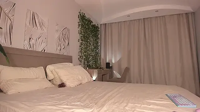 oxo_yuna_oxo – webcam model profile photo Image 13