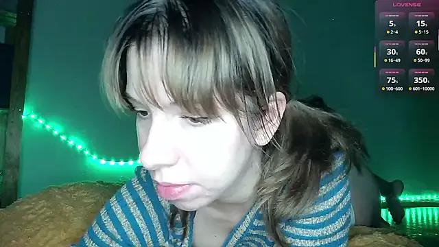 oxo_yuna_oxo – webcam model profile photo Image 5