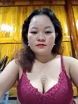 oxo_yuna_oxo – webcam model profile photo Image 11