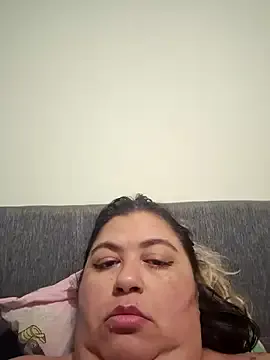 oxo_yuna_oxo – webcam model profile photo Image 12