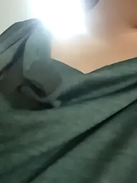 oxo_yuna_oxo – webcam model profile photo Image 4