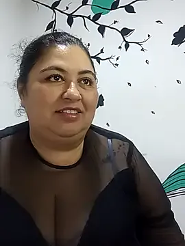 oxo_yuna_oxo – webcam model profile photo Image 5