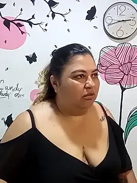 oxo_yuna_oxo – webcam model profile photo Image 6