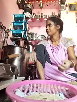 Awesomelusty – webcam model profile photo Image 6