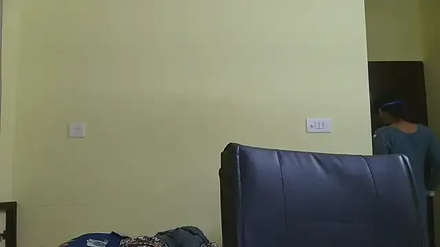 PumaShyXD – webcam model profile photo Image 6