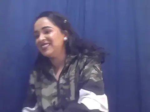 Awesomelusty – webcam model profile photo Image 6