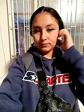 V-Hot-Sweti – webcam model profile photo Image 4