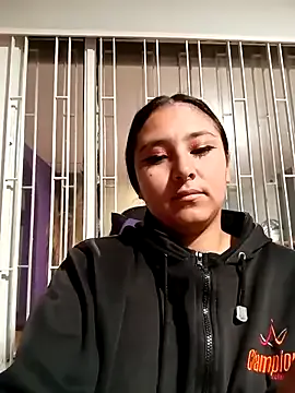 V-Hot-Sweti – webcam model profile photo Image 7