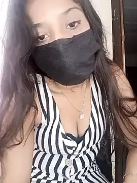 oxo_yuna_oxo – webcam model profile photo Image 3