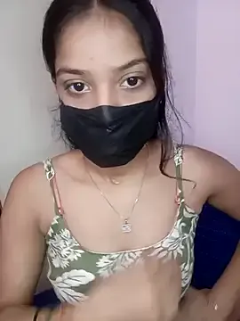 oxo_yuna_oxo – webcam model profile photo Image 4