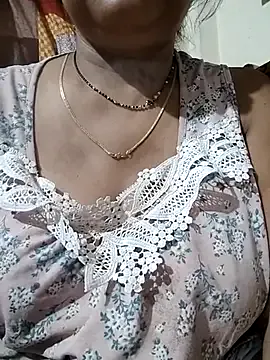 oxo_yuna_oxo – webcam model profile photo Image 5