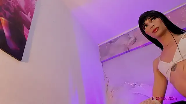 roouse – webcam model profile photo Image 7