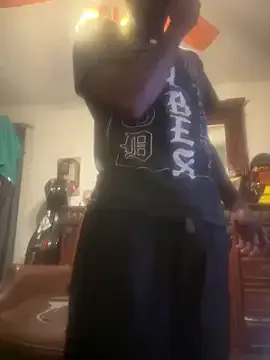 PumaShyXD – webcam model profile photo Image 2