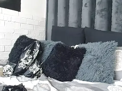 oxo_yuna_oxo – webcam model profile photo Image 14