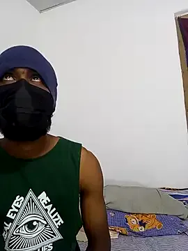 roouse – webcam model profile photo Image 9