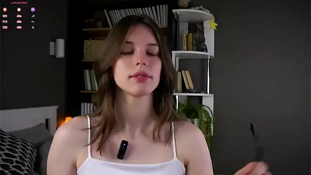 oxo_yuna_oxo – webcam model profile photo Image 8