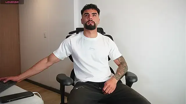 Nonchan_ – webcam model profile photo Image 8