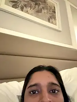 _Alicee_1 – webcam model profile photo Image 3