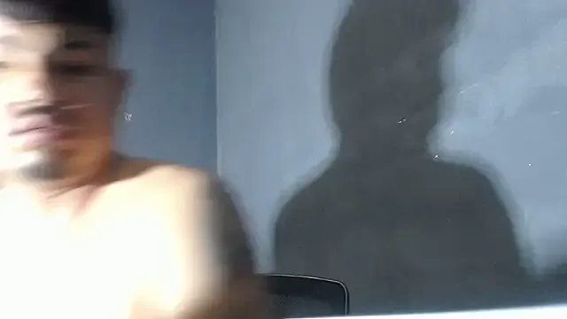 oxo_yuna_oxo – webcam model profile photo Image 3