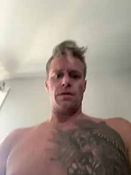 Benson18y – webcam model profile photo Image 2