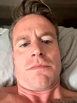 Benson18y – webcam model profile photo Image 5