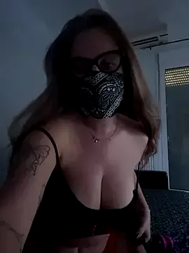 PumaShyXD – webcam model profile photo Image 3