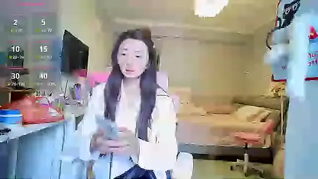 oxo_yuna_oxo – webcam model profile photo Image 3