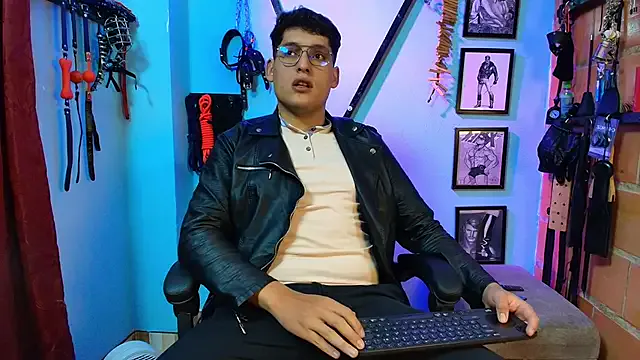 Awesomelusty – webcam model profile photo Image 6