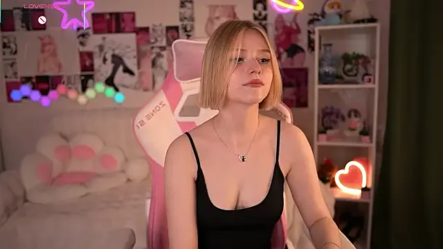 oxo_yuna_oxo – webcam model profile photo Image 3