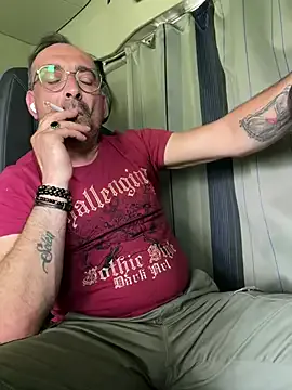 Yui-Ch – webcam model profile photo Image 2