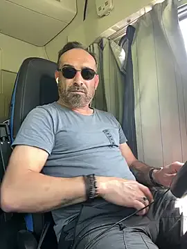 Yui-Ch – webcam model profile photo Image 3