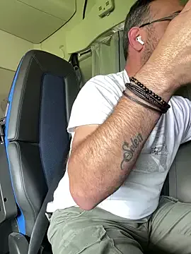 Yui-Ch – webcam model profile photo Image 5