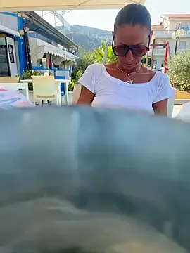 Big_ayu_ – webcam model profile photo Image 3