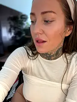 PumaShyXD – webcam model profile photo Image 4