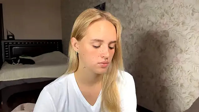 oxo_yuna_oxo – webcam model profile photo Image 3