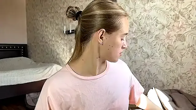 oxo_yuna_oxo – webcam model profile photo Image 6