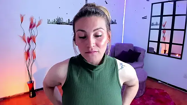 Josephine – webcam model profile photo Image 11