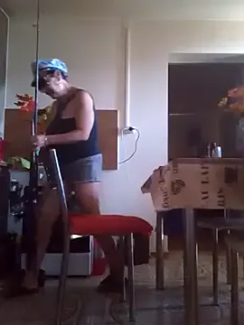 DeviNessa – webcam model profile photo Image 10